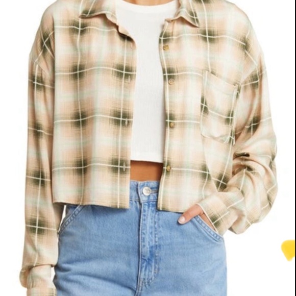 NWT BP Medium Women’s Cropped Long Sleeve Button Down Green/Ivory Plaid - Picture 1 of 10